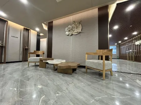 Skyport Hotel
