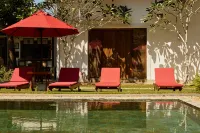 Villa White Queen Resort & Spa Hotel dekat Point Utrecht Bastion & Light House