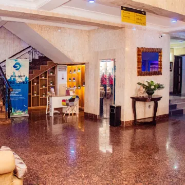 DEES HOTELS APARTMENTS AND SUITES Hotels near Amuwo Odofin Public Library