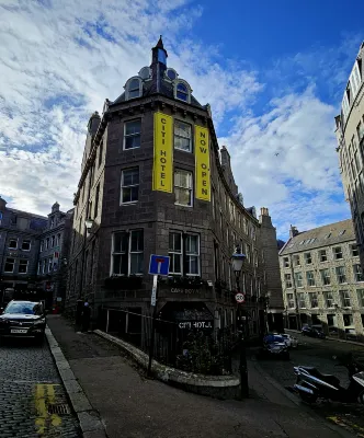 Citi Hotel Aberdeen City Centre Hotel dekat Springhill Community Garden