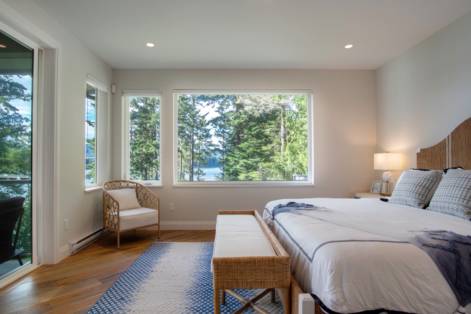 Victoria Island , Sooke Modern Beach Front House With Private Beach,Ocean ,Mountain & City Views