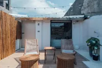 Sweet fun Hotels near Sijiaoting Train Station