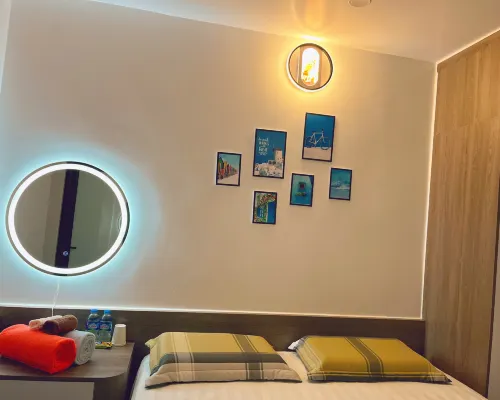 ÊM ATTIC HOMESTAY Hotels near Main Post Office