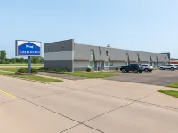 Executive Inn Owatonna Hotels in Steele County