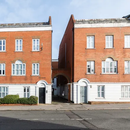 IBEX HOUSE | Free parking 2Bed Fully equipped Flat