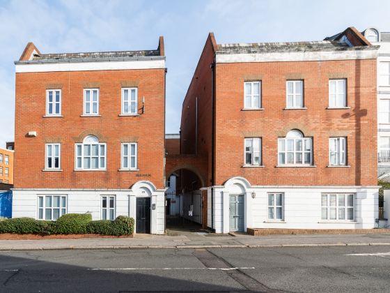 IBEX HOUSE | Free parking 2Bed Fully equipped Flat