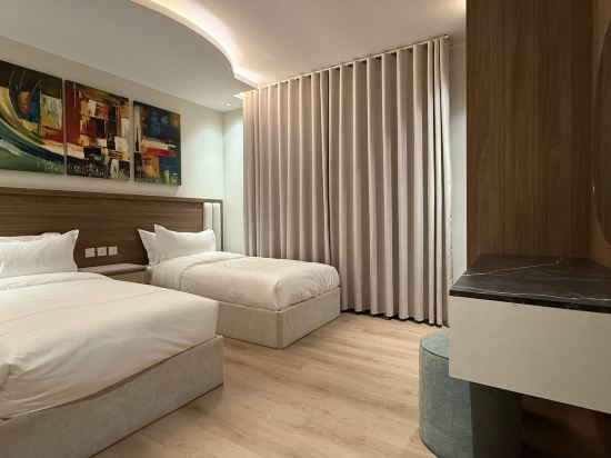 Razen Suites