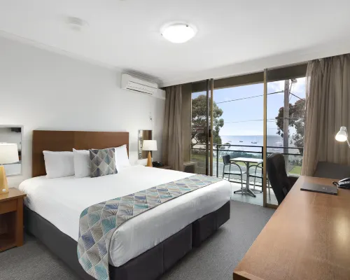 Bayside Geelong Hotel & Apartments, an Ascend Collection Hotel Hotels near The Carousel