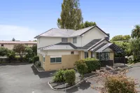 Fenton Court Motel Hotels in 