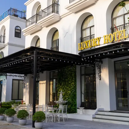 Tra Co Luxury Hotel