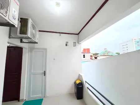 Semarang Inn Syariah Отели рядом с достопримечательностью «Централна джамия на Съмаранг»