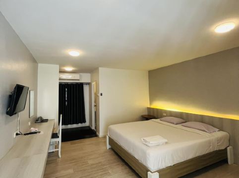 โรงแรมเกียรตินคร