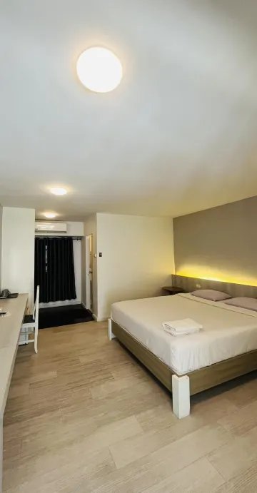 ห้องสแตนดาร์ด เตียงใหญ่ 1 เตียง