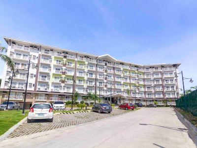 Fresia by J&J | Near Airport w/ Pool and Gym