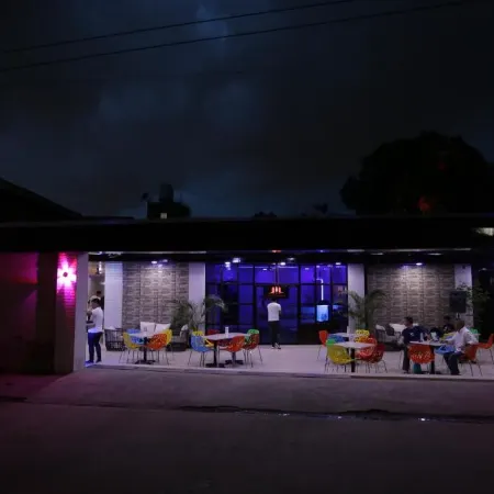 HALFWAY HOUSE HOSTEL MACTAN CEBU AIRPORT