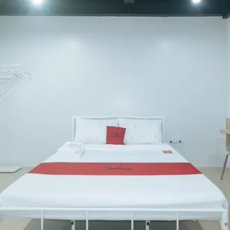 RedDoorz @ Coral Tree Residences