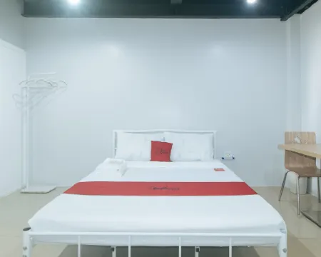 RedDoorz @ Coral Tree Residences ビニャンのホテル