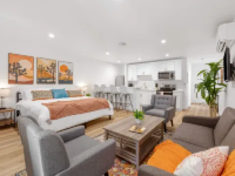 ปาล์ม เดสเสิร์ท สวีทส์ โรงแรมในปาล์มดีเซิร์ท