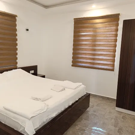 3houseapart