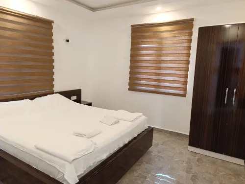 3houseapart
