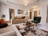 Mauxworth Homes and Apartments โรงแรมในอิเคจา