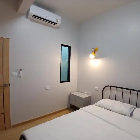 Yoosabai Hostel And Guesthouse Отели рядом с достопримечательностью «Станция метро BTS-Bang Wa»