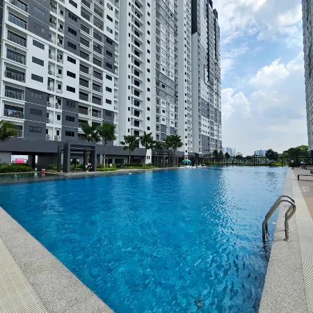 Traders Park Family Suite @C180 | 2R2B | 4Pax