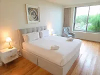 Beachfront Luxury Retreat - 4 Sao