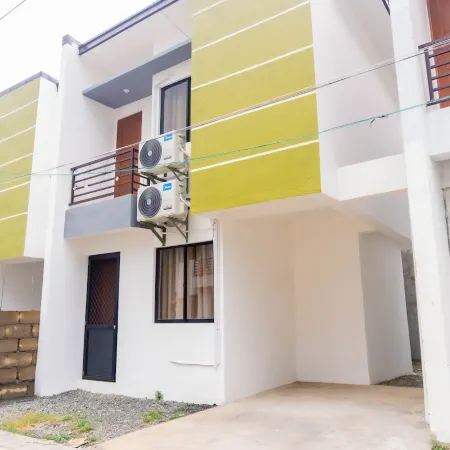 Modern 2BR Home Near Padre Pio SM & S&R w/ Parking