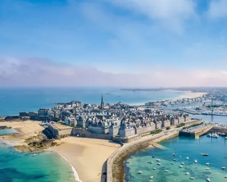 ホテル アンヌ デ ブルターニュ サン・マロのホテル