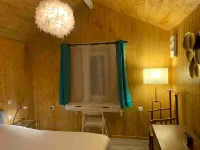 paradisiacal chalet on the banks of the Marne Hotels in Isles-lès-Villenoy