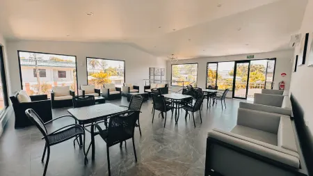 Hibiscus Suites And Residences