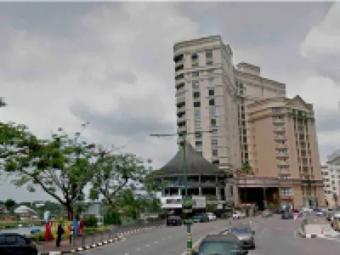 古晉河景陽台房 下樓吃海鮮 上樓看遊船