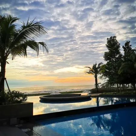 Deluxe Holiday Studio Suite  @ Timurbay w/ Seaview