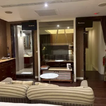 Langkei Motel Отели рядом с достопримечательностью «Тематический парк Window on China»