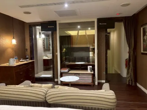 Langkei Motel Отели рядом с достопримечательностью «Старая улица Тай-Ху»