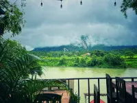 Ban Hao Riverstay Muang Fuang Hotels in Feuang