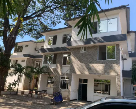 HUASHENG HOTEL Hoteles en Dar es-Salam