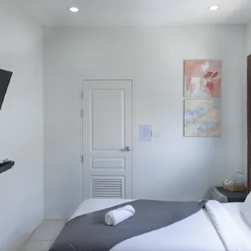 Me Hug Guesthouse and Hostel