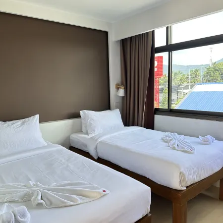 SAND B Hotel Отели рядом с достопримечательностью «Тон Сала Пир»