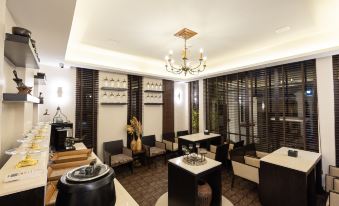 Casa Le Damuz At MRT Bangphlat - Adult Only