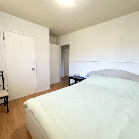 Bright Room with Kitchen near YVR airport, Transit and Shopping Mall