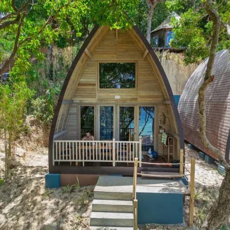 Lumbung Loft Villa w/ Balcony & Seaview in El Nido