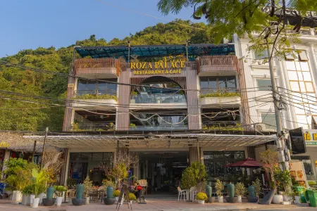 Roza Palace Отели рядом с достопримечательностью «Cat Co Beach»