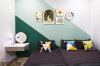 5BR The Cozy Home with container house (20 pax) Hotels in Tanjong Sepat