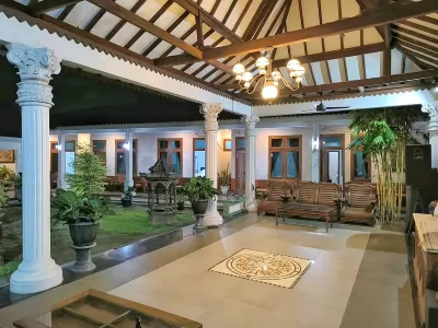 Omah Keniten Yogyakarta Hotel dekat Candi Kalasan