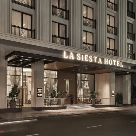 La Siesta Premium Lakeside