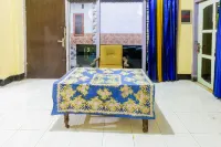 Hotel O Lestari Homestay - parkir