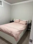Cozy 2BR Private Suite | Near Transit | Quiet Area โรงแรมใกล้แปซิฟิกโคลีเซียม นอร์ทแวนคูเวอร์