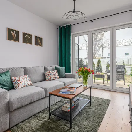 Lumina apartment with patio and parking
